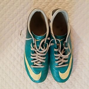 Nike women's soccer cleats